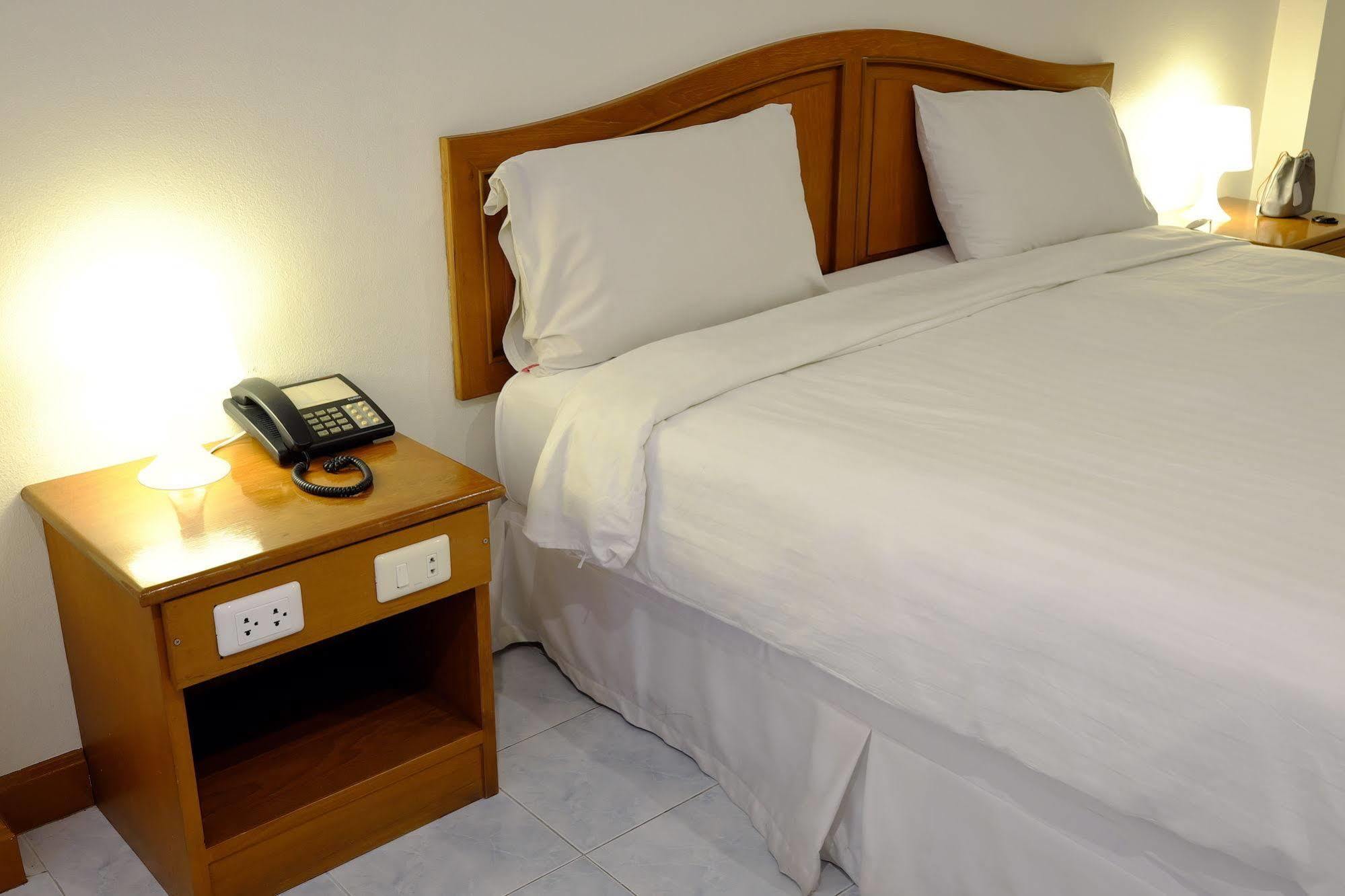 Pj Inn Pattaya Luaran gambar